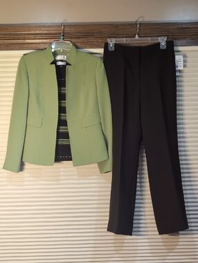 Tahari Green Jacket and Dark Brown Pants Professional Suit Set Size 4P